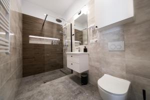 Classic Beautiful Old Town Apartment AC WiFi Parking