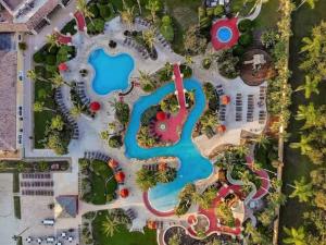 Cozy 4BR Near Disney with Shared Pool Arcade & Gym