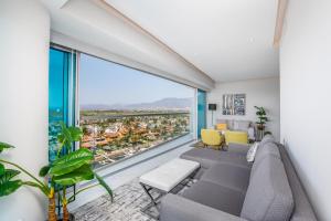 "Nautico: 1BR, Rooftop Pool, 20% Off!"