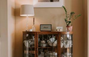 Beachfront 2 bedroom Sea View Apartment Broadstairs Sleeps 6