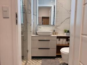 Cozy Apartment 3 min from Main Station