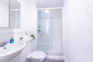 Modern 2BR Home in Bounds Green by MCPI Hosting, Perfect for Contractors & Families