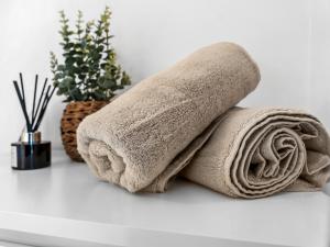 Modern 2-Bedroom Apartment with Free Parking in Warrington