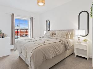 Modern 2-Bedroom Apartment with Free Parking in Warrington