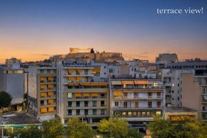 Acropolis Area Large 3BR 2BA Apartment