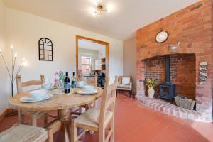 2 Bed in Ruabon oc-waf253