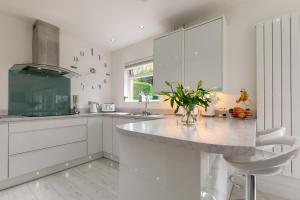4 Bed in Saundersfoot oc-pw9073