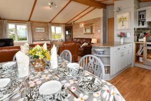 3 Bed in Dinas oc-lazyno