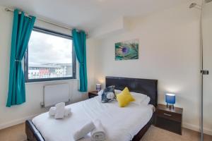 4 Bed in Marina oc-hh206