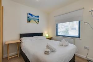 4 Bed in Marina oc-hh206