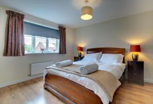 4 Bed in Seahouses oc-nb618