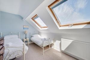 4 Bed in Swanage oc-wy350