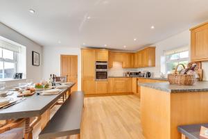 5 Bed in Pwllheli oc-wag710