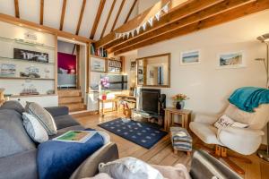 3 Bed in Little Haven oc-s34025