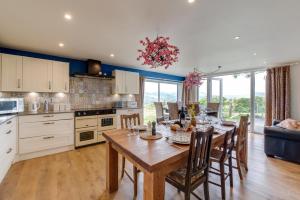 6 Bed in Barmouth oc-bow245