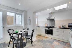 2 Bed in Mumbles oc-hh382