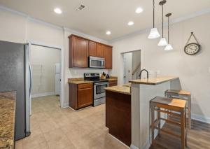 True Oceanfront 8BR • No Road to Cross • Sleeps 24 • Pool Elevator Tropical Dunes II