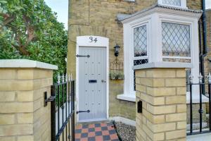 3 Bed in Broadstairs oc-th006