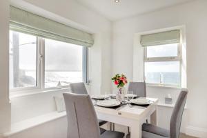 2 Bed in Porthleven oc-m28188
