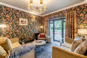 3 Bed in Thelwall oc-c29954