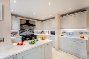 6 Bed in Llandudno oc-s33417
