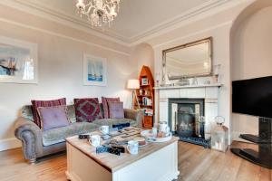 4 Bed in Whitby oc-w474