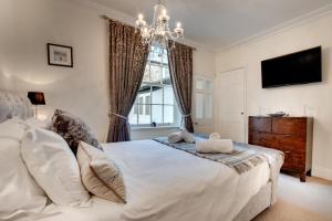 4 Bed in Whitby oc-w474