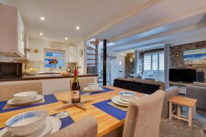 2 Bed in Padstow oc-p00670