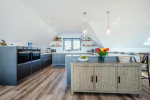 4 Bed in Porthleven oc-ch30536