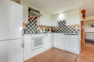 3 Bed in Stibb oc-s30912