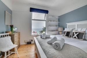 4 Bed in Praa Sands oc-poohco