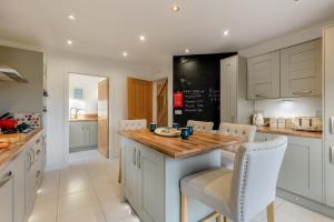 4 Bed in Holt oc-m24923