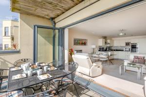 3 Bed in Torquay oc-a31052