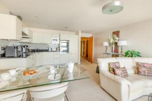 3 Bed in Torquay oc-a31052