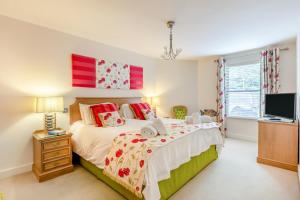 3 Bed in Torquay oc-a31052