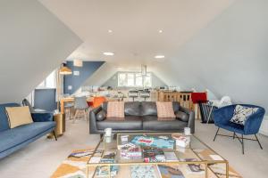 4 Bed in Swanage oc-wy617