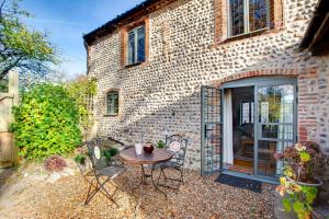 3 Bed in Weybourne oc-t29167