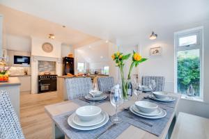 3 Bed in Trevone oc-p00758