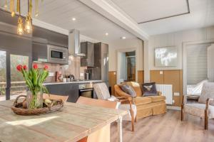 2 Bed in Newport oc-f31127