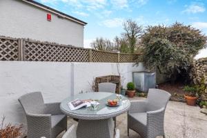 2 Bed in Field Broughton oc-l31021