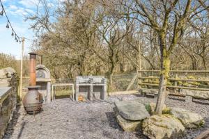 5 Bed in Ystrad Meurig oc-r31133