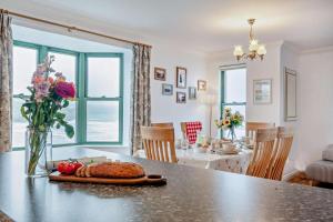 2 Bed in Broad Haven oc-s28021