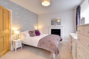 3 Bed in Whitby oc-w424