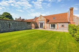 5 Bed in Lower Bodham oc-s29594