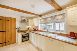3 Bed in West Lulworth oc-s32114