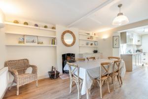 3 Bed in Blakeney oc-2068