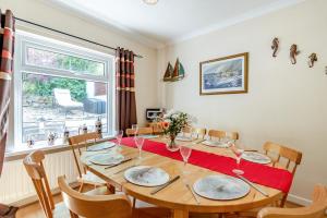 4 Bed in Haverfordwest oc-s32615