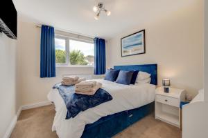 3 Bed in Higher Crackington oc-avond