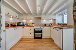 3 Bed in Pendeen oc-p29289