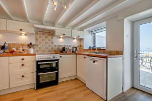3 Bed in Pendeen oc-p29289